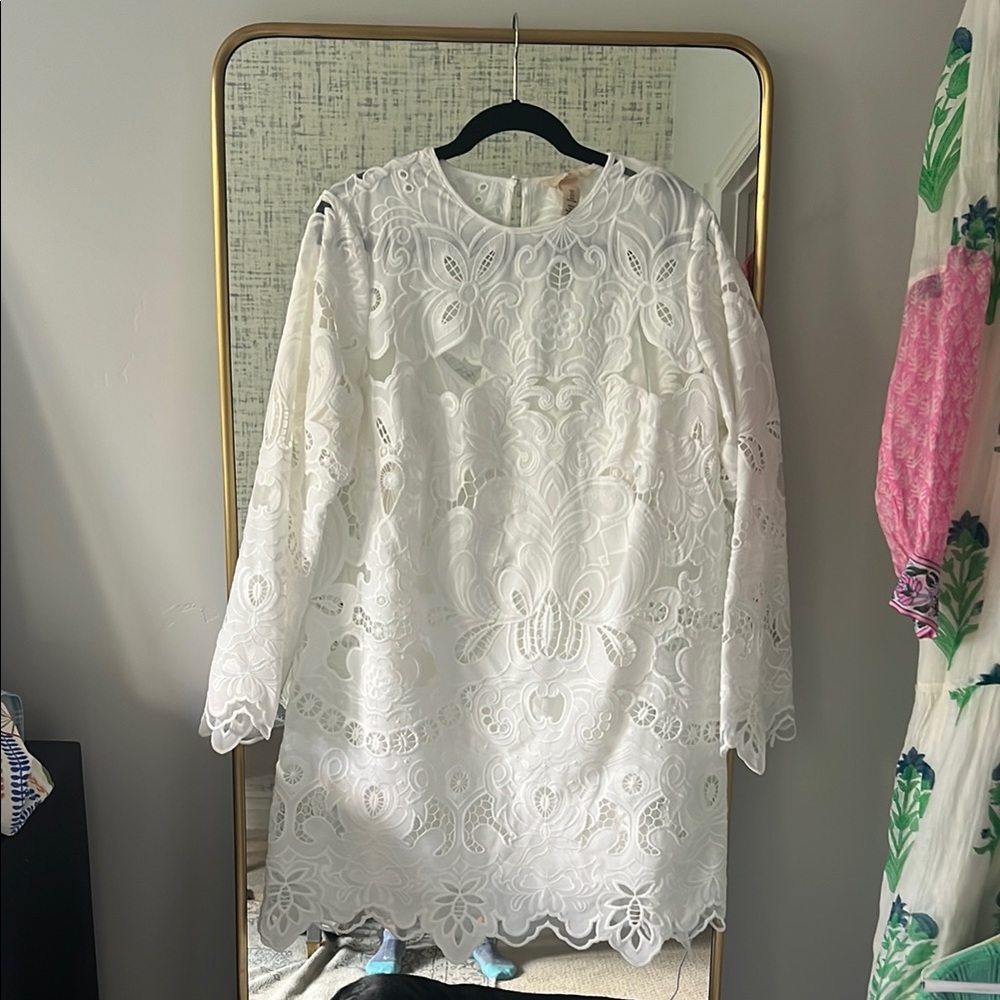 Elegant White Lace Dress 🤍 NEVER WORN